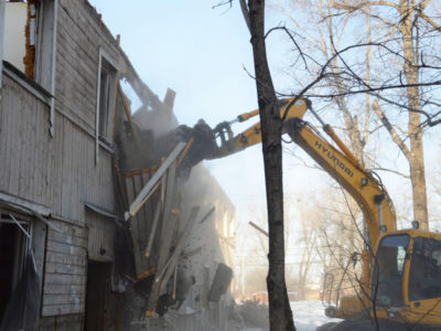 Еще один барак снесли в Хабаровске.