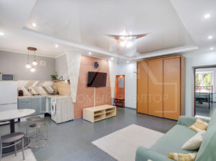 Продается 2-комнатная квартира на площади Блюхера в Хабаровске